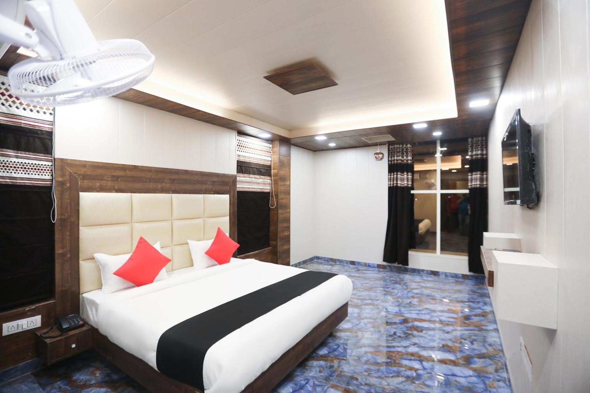 Hotel O Felicita Inn Near Seasons Mall Kharadi Exterior photo