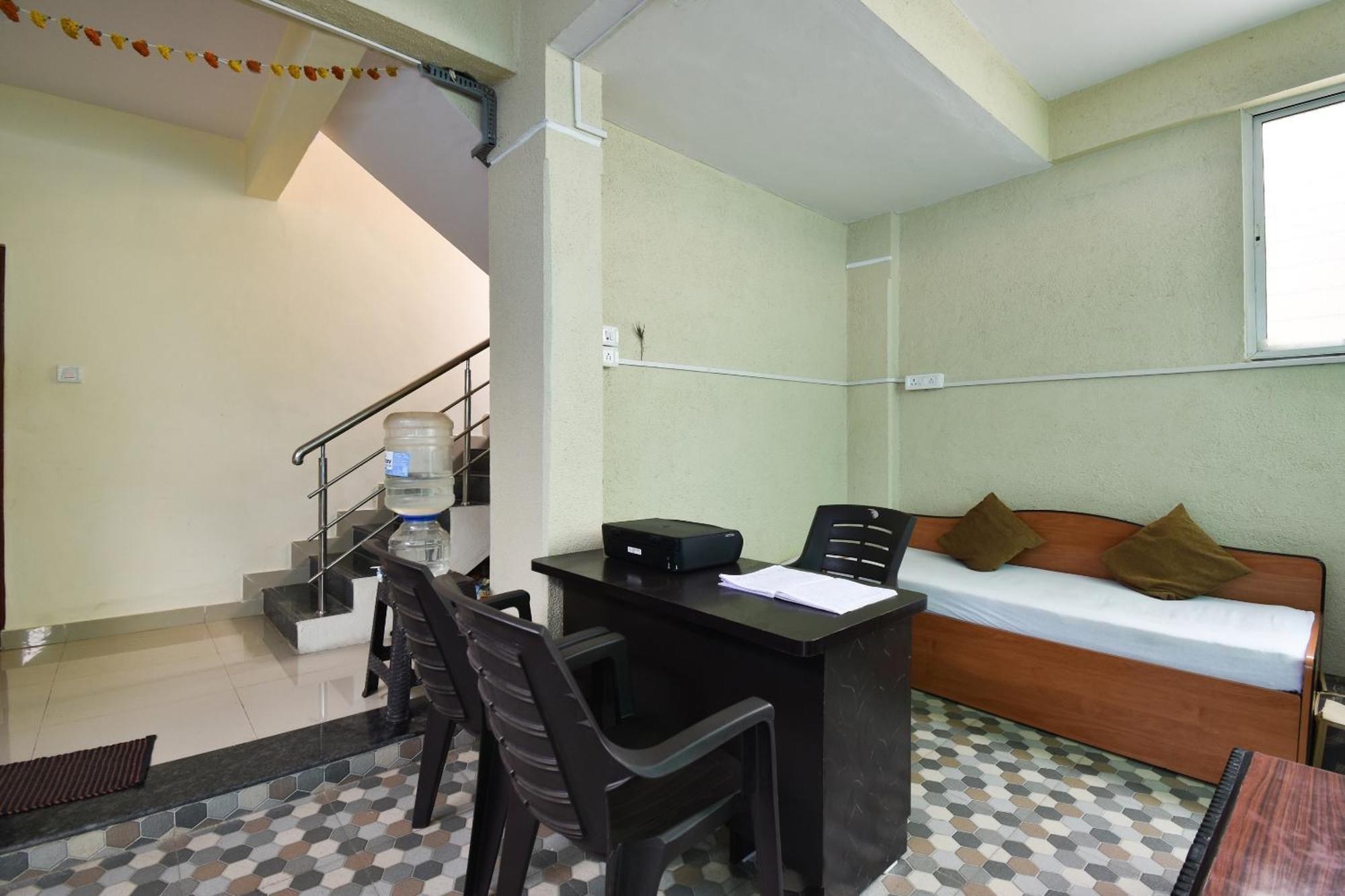 Hotel O Felicita Inn Near Seasons Mall Kharadi Exterior photo